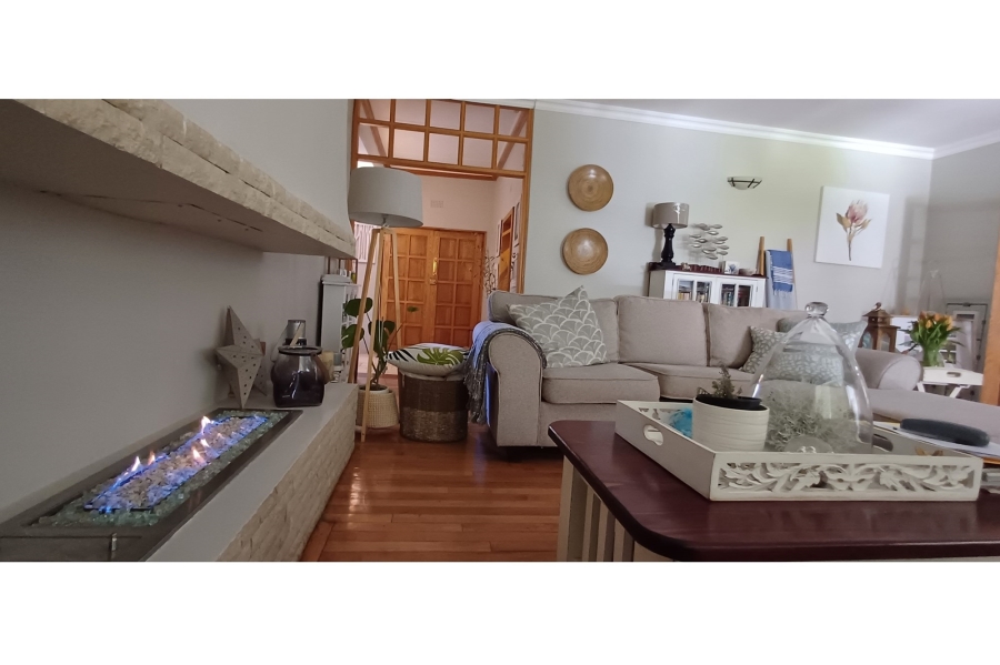 5 Bedroom Property for Sale in Jim Fouchepark Free State
